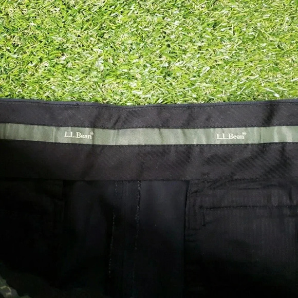 L.L Bean Classic Fit Chino Pants Pleated Front Black Cotton Twill Size 40x32 - Picture 4 of 9